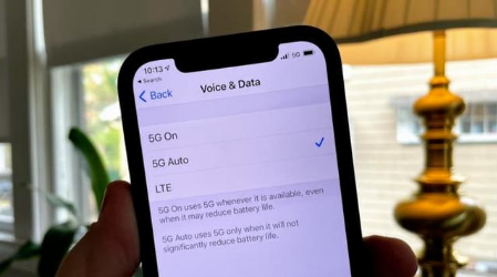 峡江苹果手机维修分享iPhone 12如何打开或关闭5G网络 
